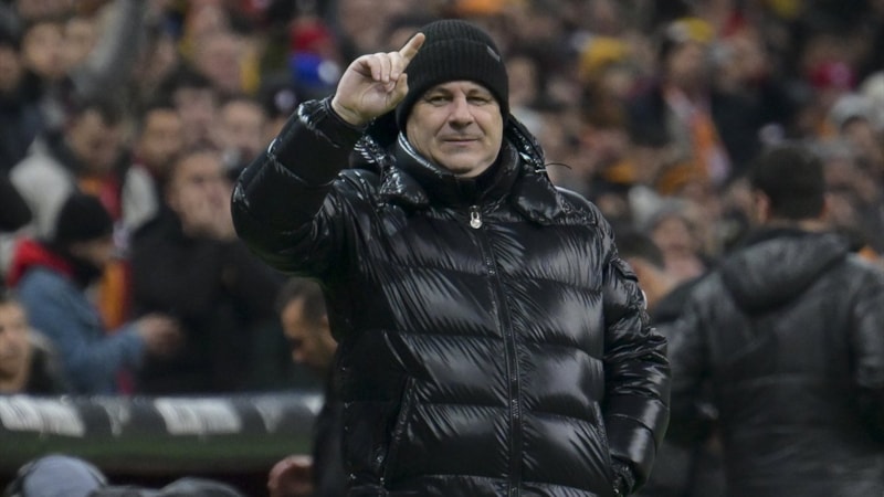 Havalimanında Marius Sumudica ile Fenerbahçeli taraftar arasında gerginlik