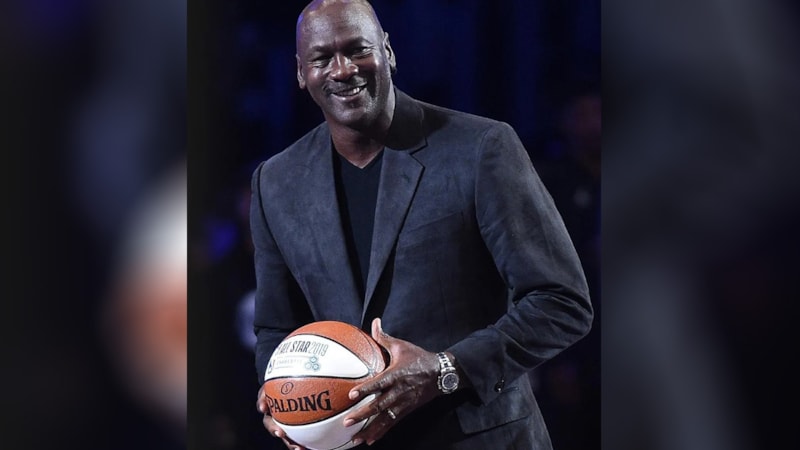 NBA efsanesi Micheal Jordan’ın ayakkabıları satışa çıktı! Fiyatı rekor kırdı, milyonlar havada uçuştu….