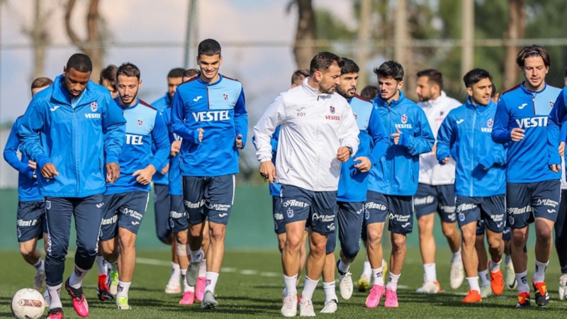 Trabzonspor'un Beşiktaş maçı kadrosu belli oldu