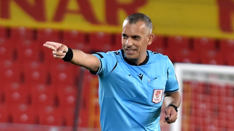 Beşiktaş - Trabzonspor maçının VAR koltuğunda Alper Çetin oturacak