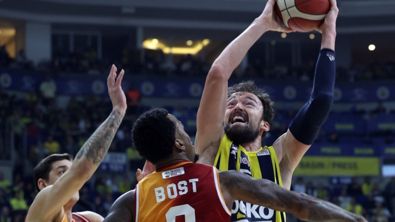 Fenerbahçe, basketbol derbisinde Galatasaray'ı farklı yendi