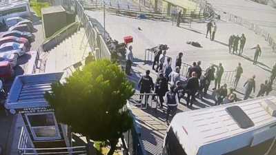 Çağlayan Adliyesi önünde hareketli anlar! Silah sesleri yükseldi...