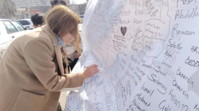 Adıyaman'da acı dolu pankart: 8 bin 387 can...