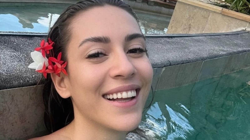 Sinem Kobal'ın Mauritius tatiline kareler! Fotoğraflarda eşi ve kızları da var