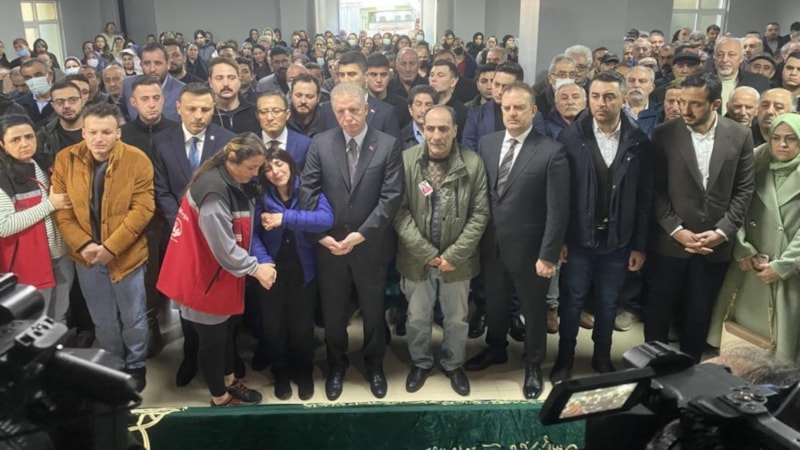 İstanbul'da adliyedeki saldırıda hayatını kaybeden Dilfıraz Karataş son yolculuğuna uğurlandı