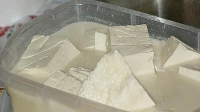 Ne koku kalacak, ne de küf! Peynirin yanına 1 tane koyun, gerisini unutun