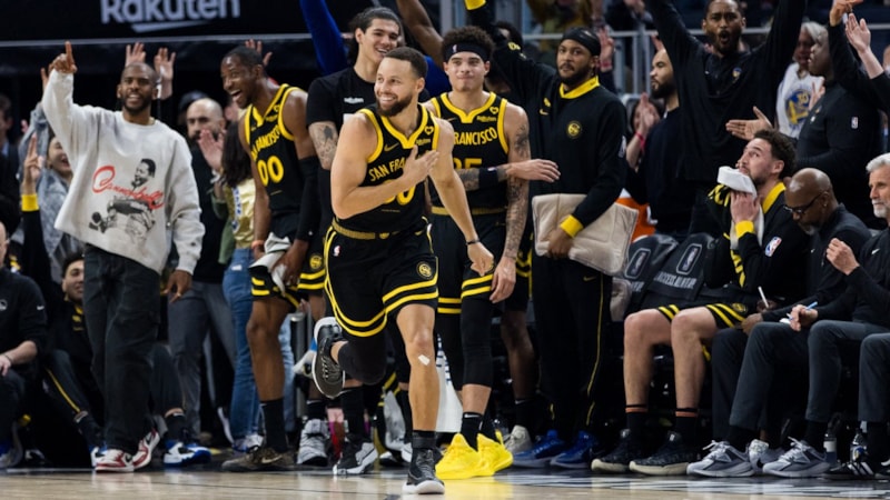 Golden State Warriors, Phoenix Suns'ı Stephen Curry'nin son saniye basketiyle yendi