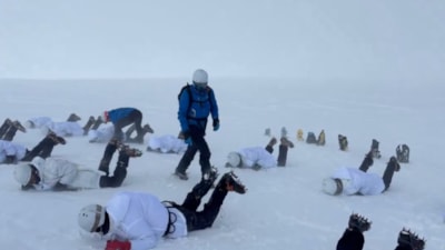 MSB Mehmetçik'in karlar içinde eğitim görüntülerini paylaştı