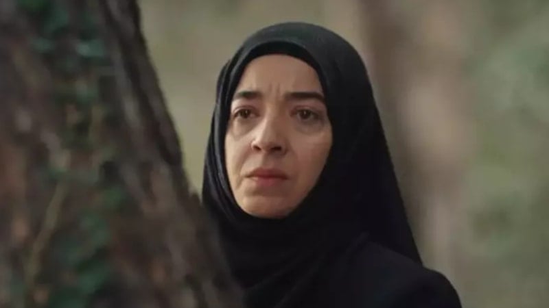 Kızıl Goncalar'ın Müyesser'i Asiye Dinçsoy'un başörtüsüz hali! Gerçek hayattaki görünümü gündem oldu