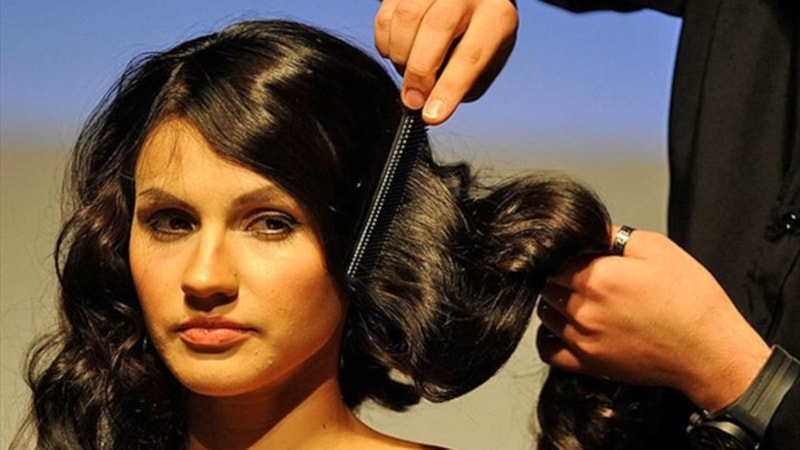 Özel uçaklarıyla geliyorlar! Türkiye'de artık kuaför turizmi dönemi başladı