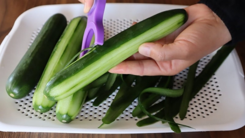 Çöpe atanlar bin pişman! Salatalık kabuklarını böyle kullanın