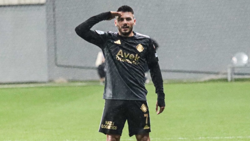 Altay’ın ligde gol atan tek futbolcusu Eren Erdoğan