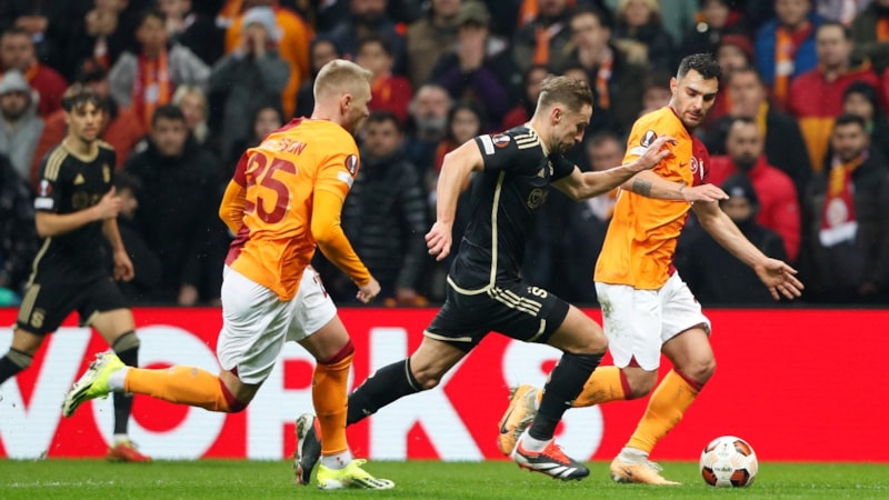 Galatasaray'a kötü haber! Victor Nelsson kırmızı kart gördü, Kaan Ayhan sakatlandı