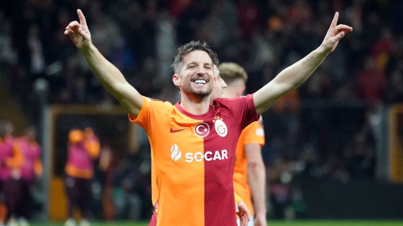 Dries Mertens, Sparta Prag'ı da boş geçmedi