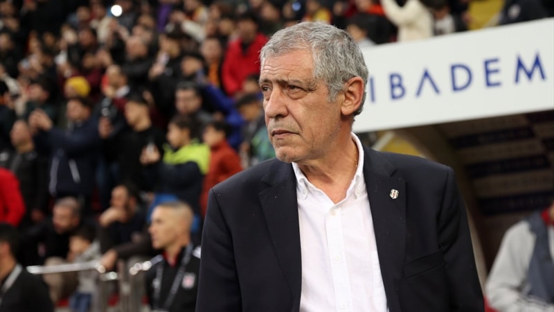 Beşiktaş'ın hocası Fernando Santos, Vincent Aboubakar ile görüştü