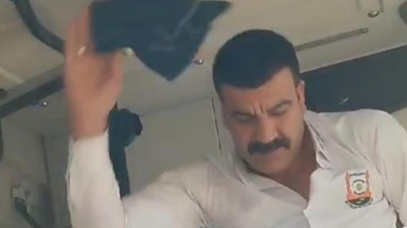 Şanlıurfa'da otobüs şoförü zammı duyunca göbek attı