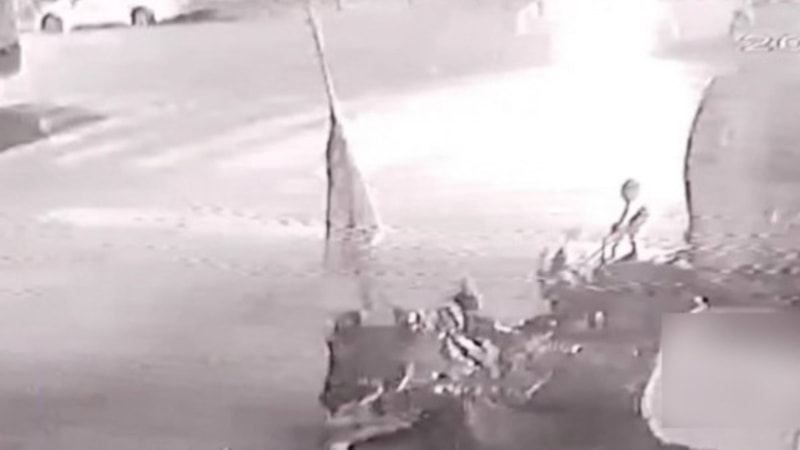 İstanbul'da motosiklet kazası: Sürücü metrelerce sürüklendi