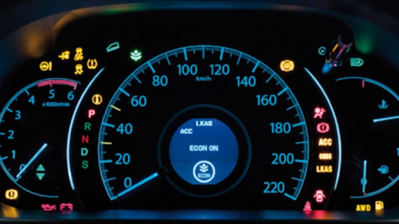 Birçok sürücü anlamını bilmiyor! Gösterge panelinde bulunan o küçük üçgen sembolü bakın ne işe yarıyormuş...