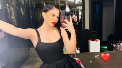 Demet Özdemir'in doğum günü kombini beğenilmedi!