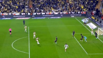 Edin Dzeko'nun golü ofsayta takıldı