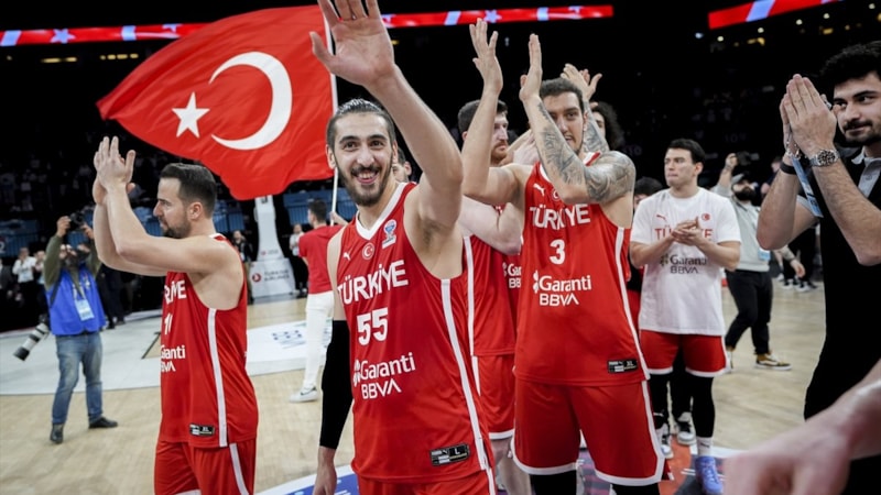A Milli Basketbol Takımı, İzlanda'yı son saniyede yendi