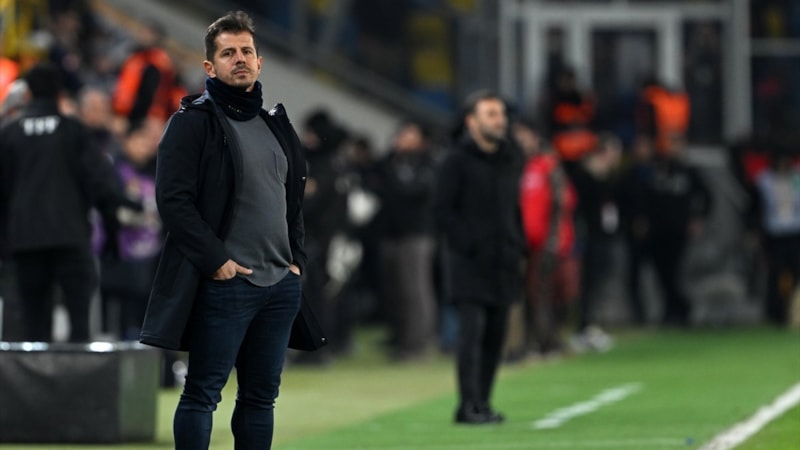 Emre Belözoğlu, istifa etmekten vazgeçti