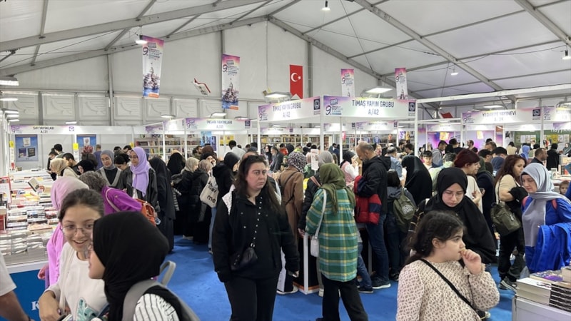 9. Üsküdar Kitap Fuarı, söyleşiler ve imza günleriyle sona erdi