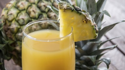 Uyumadan önce ananas suyu için, rüyalarınız bile değişecek...