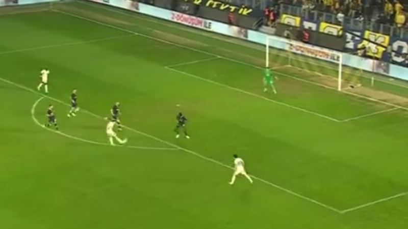 Chatzigiovanis, Fenerbahçe'ye slalom gol! Savunmayı ipe dizdi