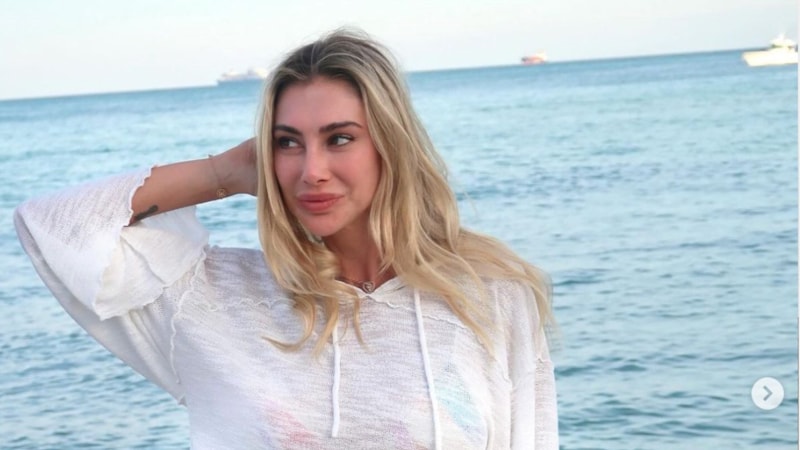 Şeyma Subaşı yine tatilde! İddialı pozları sosyal medyayı salladı