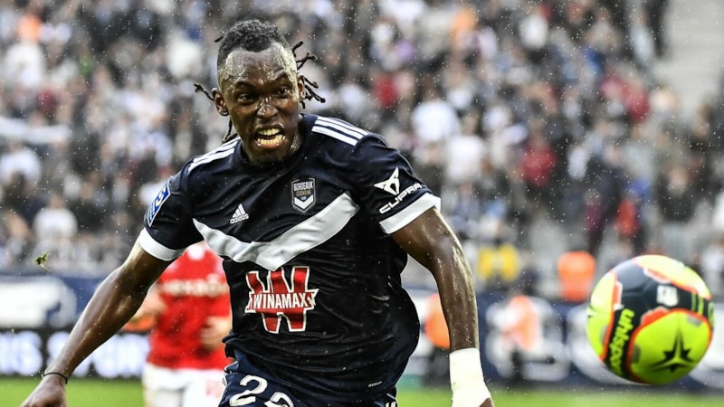 Alberth Elis, yapay komadan çıkarıldı