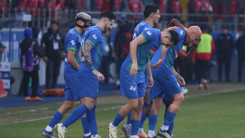 Rizespor, evinde Kayserispor'u yendi! Burak Yılmaz kırmızı kart gördü