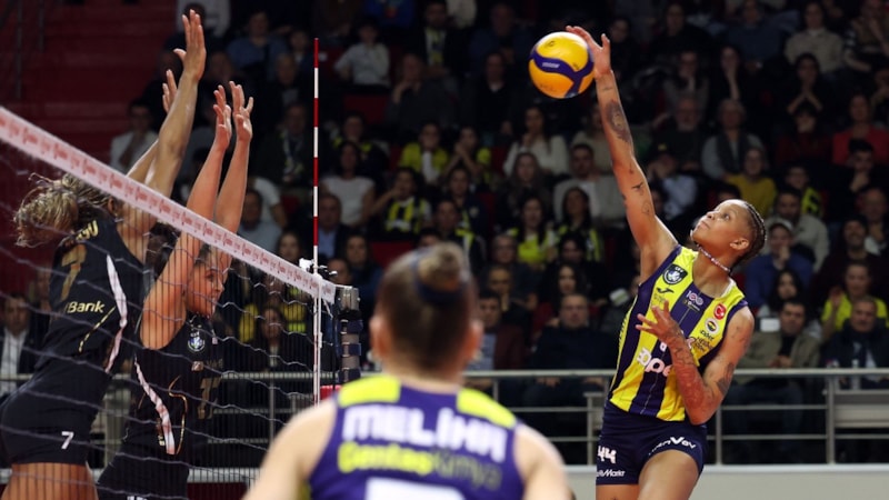 Fenerbahçe, Vakıfbank derbisini rahat kazandı