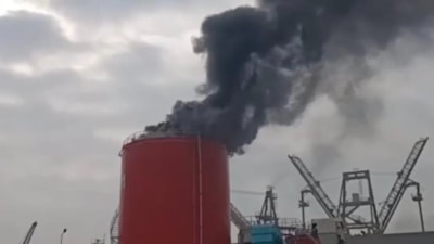 Kocaeli'de limandaki atık tankında patlama