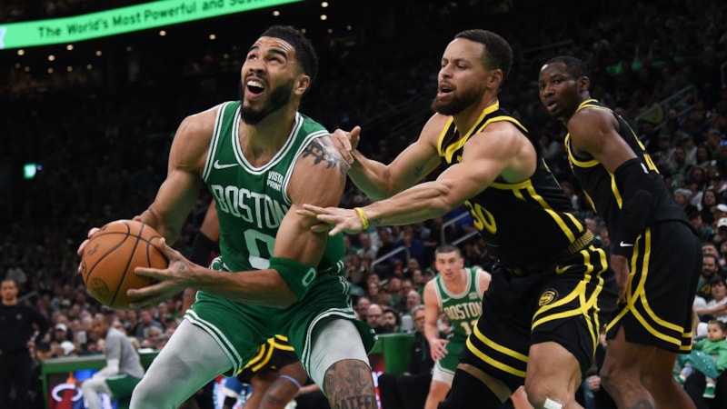 Boston Celtics, Golden State Warriors'ı 52 sayı farkla devirdi