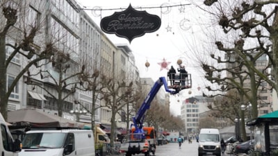 Almanya'da bir ilk! Frankfurt'un ana caddesi süslendi: 'Mutlu Ramazanlar'