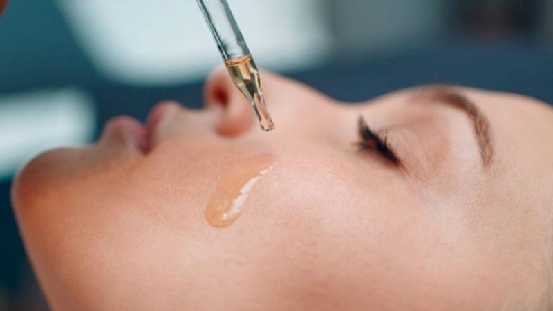 Botoks tarih oldu! Gece uyumadan önce sürün, yüzde kırışıklık bırakmıyor