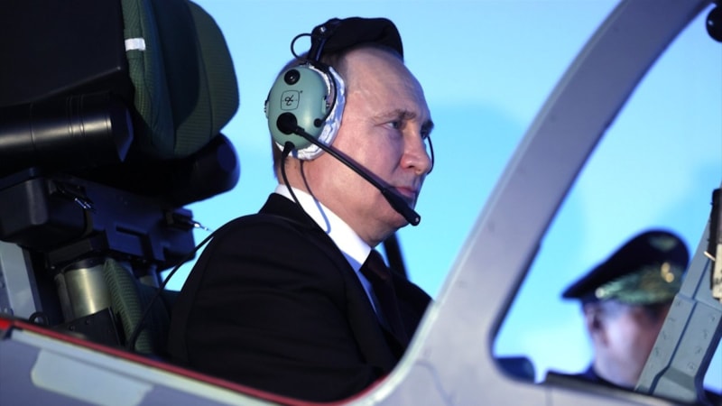 Putin'den Rus kadınları açıklaması: Harekat bölgesinde layıkıyla görev yapıyorlar