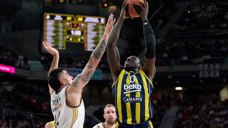 Fenerbahçe, lider Real Madrid'i deplasmanda yıktı