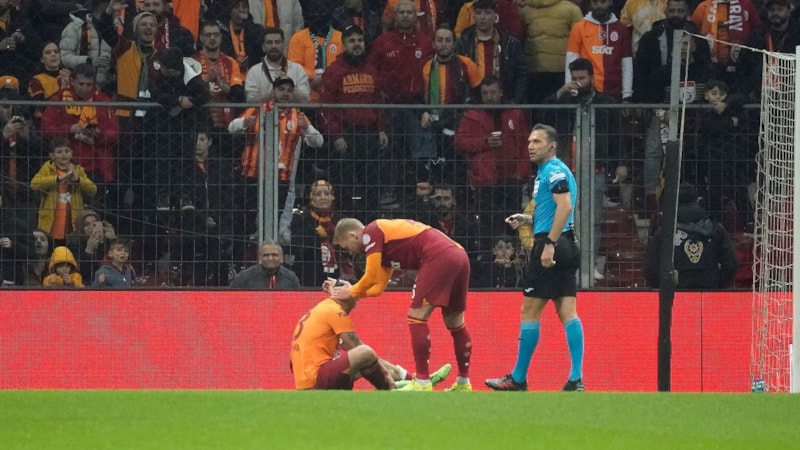 Galatasaray'da sakatlık! Kaan Ayhan oyun kenarına geldi