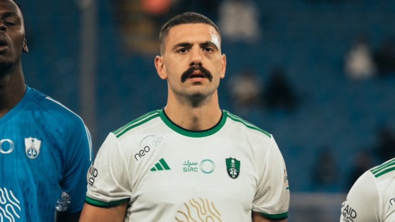 Merih Demiral bıyık bıraktı