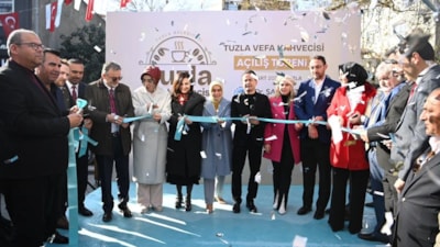 Tuzla’ya tarihi meydanda yeni buluşma noktası: Tuzla Vefa Kahvecisi açıldı