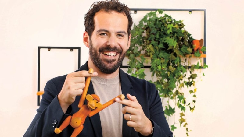 Alejandro Cencerrado'nun Mutsuzluğun Savunması kitabı,  mutluluk üzerine yapılan önemli bir çalışma