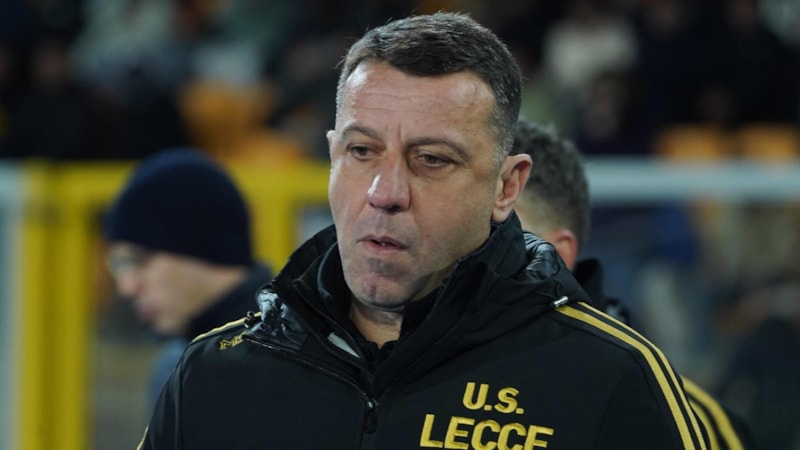 Thomas Henry'e kafa atan Roberto D'Aversa, Lecce'den kovuldu