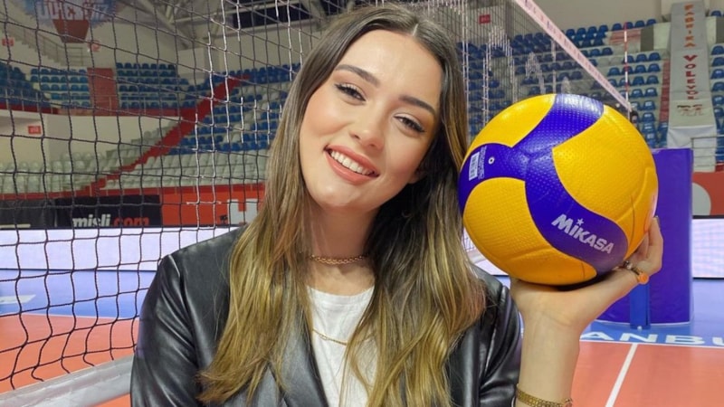 Zehra Güneş saçlarını değiştirdi, takipçileri hayran kaldı! 