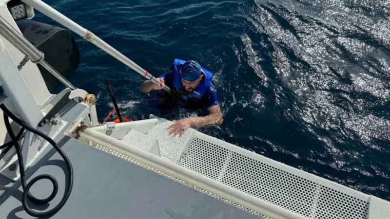 Muğla'da yüzerek Yunanistan’a geçmeye çalıştı: Bitkin düştü