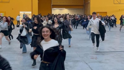 Teoman Eskişehir'de sahne aldı! Hayranları birbirini ezdi