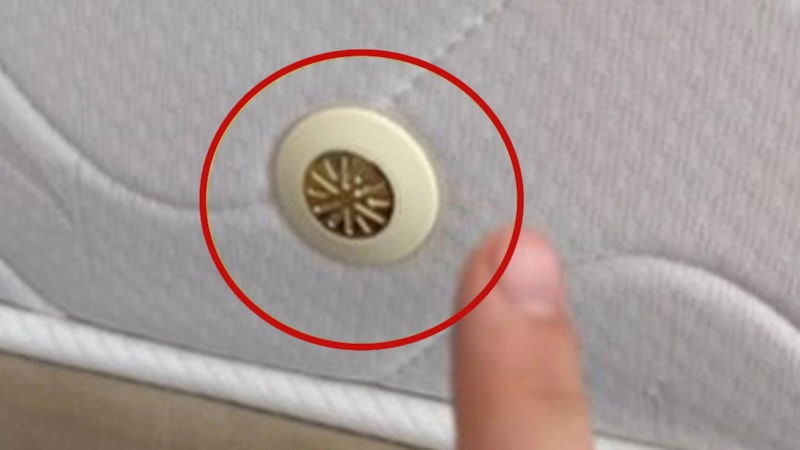 Yataklardaki bu dairelerin ne işe yaradığını öğrenince şok şaşıracaksınız