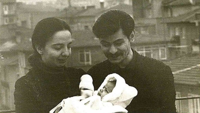 Çağdaş Türk şiirinin hüzzam sesi: Metin Altıok