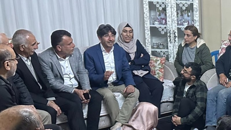 CHP Mersin'de DEM'in adayı için ev ziyaretlerine başladı